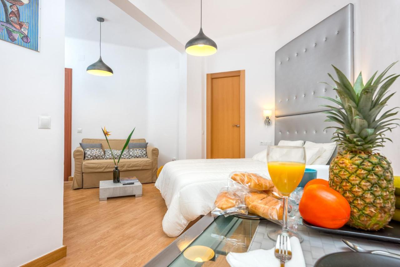 Apartamentos Bolsa Larios Малага Екстериор снимка